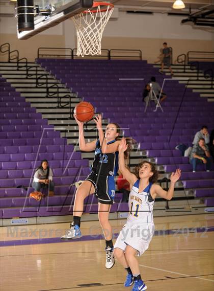 Thumbnail 1 in San Dimas vs. Dana Hills (MaxPreps Holiday Classic) photogallery.