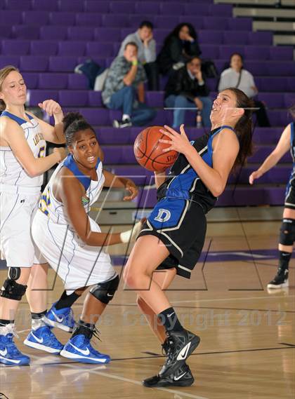 Thumbnail 2 in San Dimas vs. Dana Hills (MaxPreps Holiday Classic) photogallery.