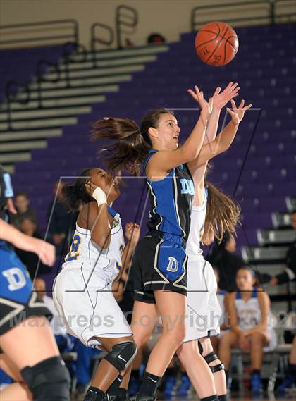 Thumbnail 1 in San Dimas vs. Dana Hills (MaxPreps Holiday Classic) photogallery.