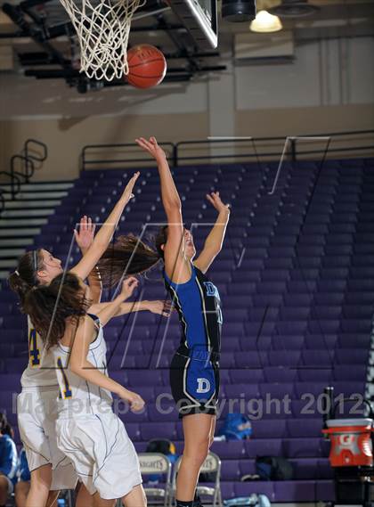 Thumbnail 2 in San Dimas vs. Dana Hills (MaxPreps Holiday Classic) photogallery.