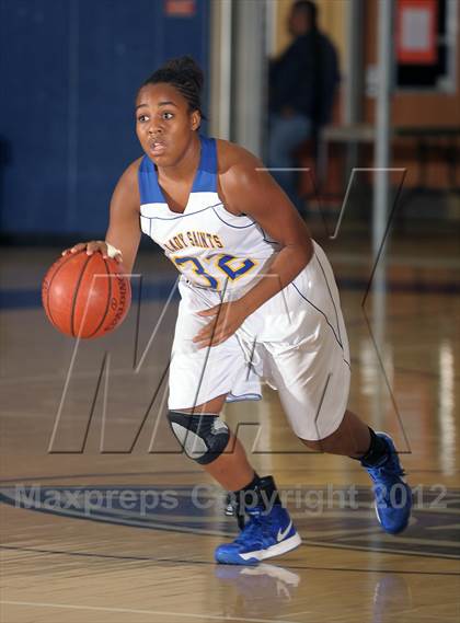 Thumbnail 3 in San Dimas vs. Dana Hills (MaxPreps Holiday Classic) photogallery.