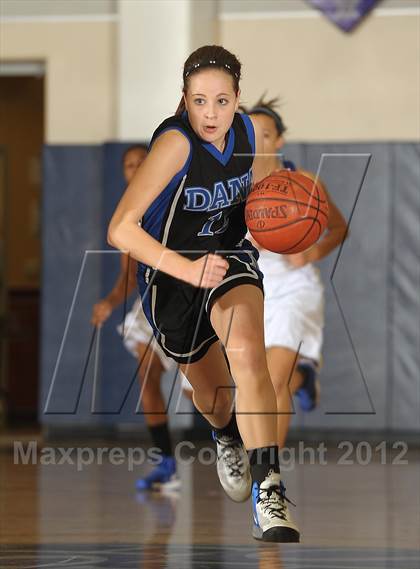 Thumbnail 2 in San Dimas vs. Dana Hills (MaxPreps Holiday Classic) photogallery.
