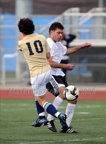 Thumbnail 3 in Salesian vs Mater Dei Catholic (CIF D3 SoCal Regional Final) photogallery.