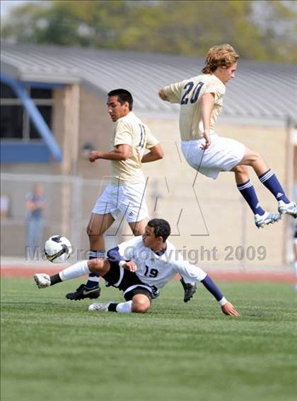 Thumbnail 2 in Salesian vs Mater Dei Catholic (CIF D3 SoCal Regional Final) photogallery.