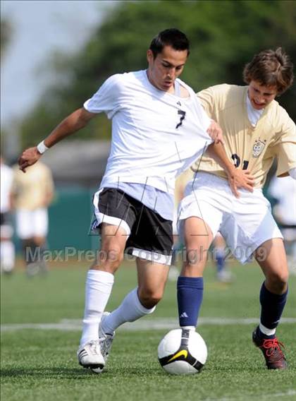 Thumbnail 1 in Salesian vs Mater Dei Catholic (CIF D3 SoCal Regional Final) photogallery.