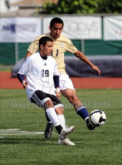 Thumbnail 1 in Salesian vs Mater Dei Catholic (CIF D3 SoCal Regional Final) photogallery.