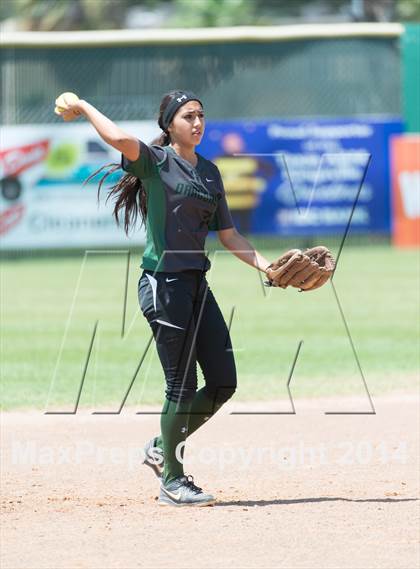 Thumbnail 3 in San Benito vs. Southwest (UIL 5A Regional Semifinal) photogallery.