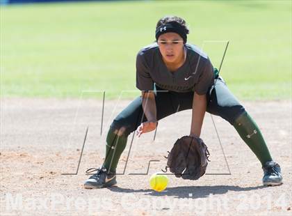 Thumbnail 3 in San Benito vs. Southwest (UIL 5A Regional Semifinal) photogallery.