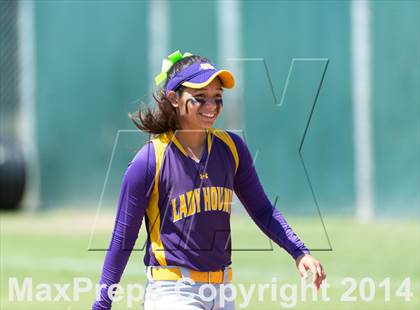 Thumbnail 1 in San Benito vs. Southwest (UIL 5A Regional Semifinal) photogallery.