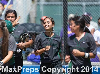 Thumbnail 2 in San Benito vs. Southwest (UIL 5A Regional Semifinal) photogallery.