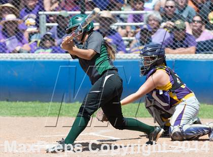 Thumbnail 3 in San Benito vs. Southwest (UIL 5A Regional Semifinal) photogallery.