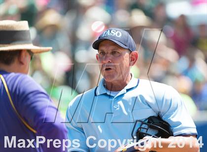 Thumbnail 3 in San Benito vs. Southwest (UIL 5A Regional Semifinal) photogallery.