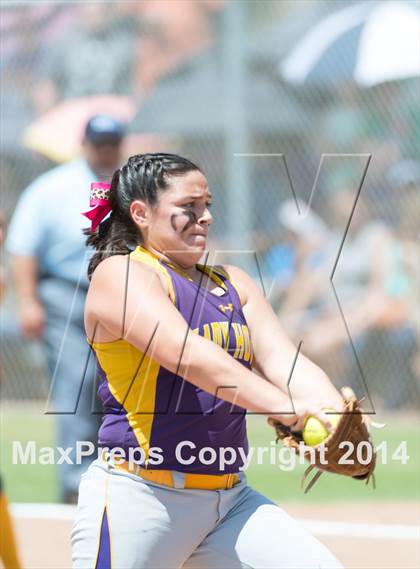 Thumbnail 1 in San Benito vs. Southwest (UIL 5A Regional Semifinal) photogallery.