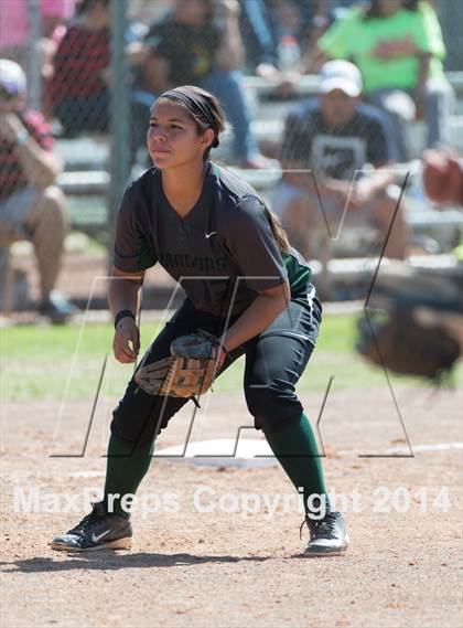 Thumbnail 1 in San Benito vs. Southwest (UIL 5A Regional Semifinal) photogallery.