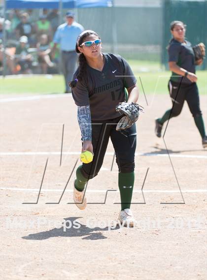Thumbnail 2 in San Benito vs. Southwest (UIL 5A Regional Semifinal) photogallery.