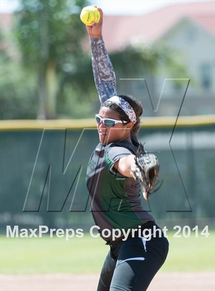 Thumbnail 1 in San Benito vs. Southwest (UIL 5A Regional Semifinal) photogallery.
