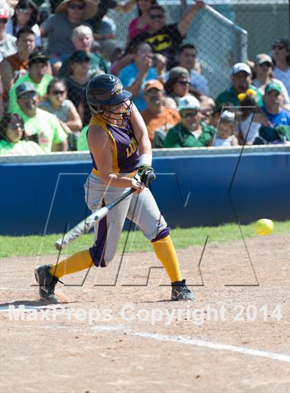 Thumbnail 2 in San Benito vs. Southwest (UIL 5A Regional Semifinal) photogallery.