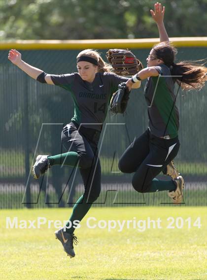 Thumbnail 3 in San Benito vs. Southwest (UIL 5A Regional Semifinal) photogallery.