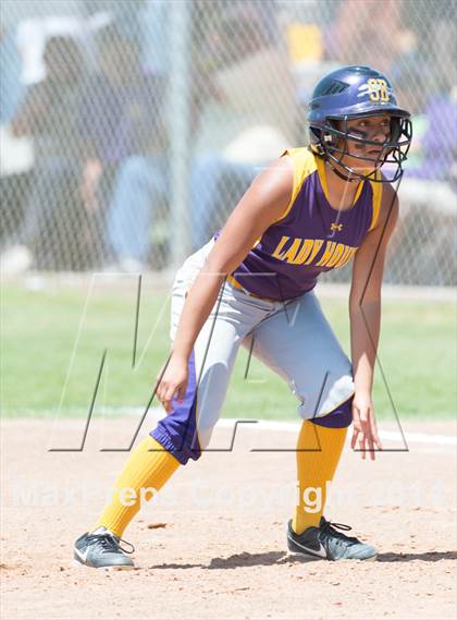 Thumbnail 1 in San Benito vs. Southwest (UIL 5A Regional Semifinal) photogallery.