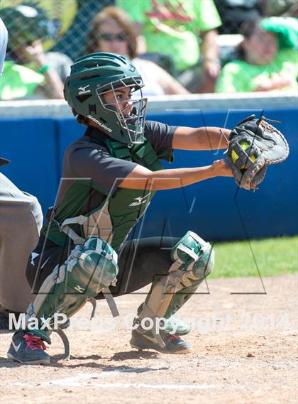 Thumbnail 1 in San Benito vs. Southwest (UIL 5A Regional Semifinal) photogallery.