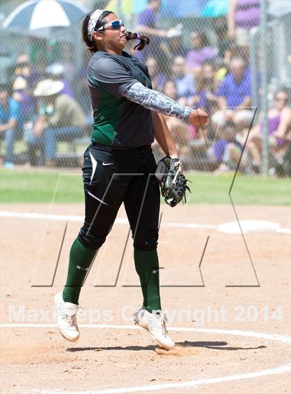 Thumbnail 3 in San Benito vs. Southwest (UIL 5A Regional Semifinal) photogallery.