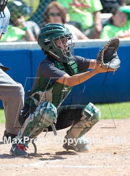 Thumbnail 3 in San Benito vs. Southwest (UIL 5A Regional Semifinal) photogallery.