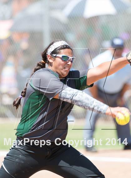 Thumbnail 1 in San Benito vs. Southwest (UIL 5A Regional Semifinal) photogallery.