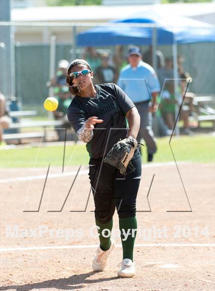 Thumbnail 1 in San Benito vs. Southwest (UIL 5A Regional Semifinal) photogallery.