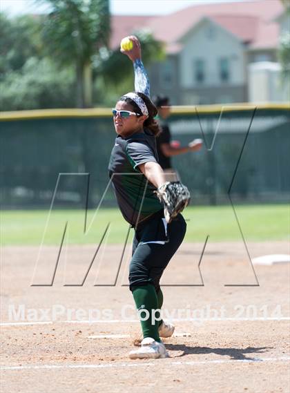 Thumbnail 1 in San Benito vs. Southwest (UIL 5A Regional Semifinal) photogallery.