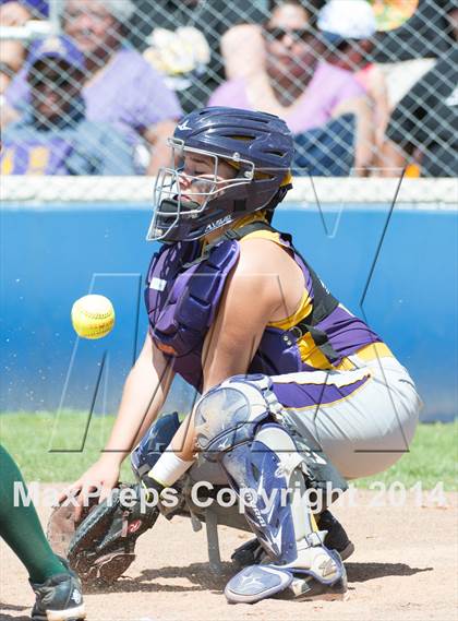Thumbnail 3 in San Benito vs. Southwest (UIL 5A Regional Semifinal) photogallery.