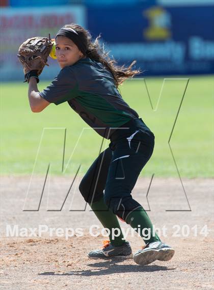 Thumbnail 1 in San Benito vs. Southwest (UIL 5A Regional Semifinal) photogallery.