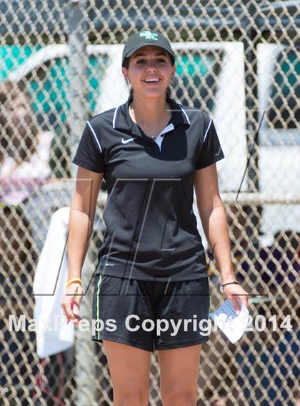 Thumbnail 1 in San Benito vs. Southwest (UIL 5A Regional Semifinal) photogallery.