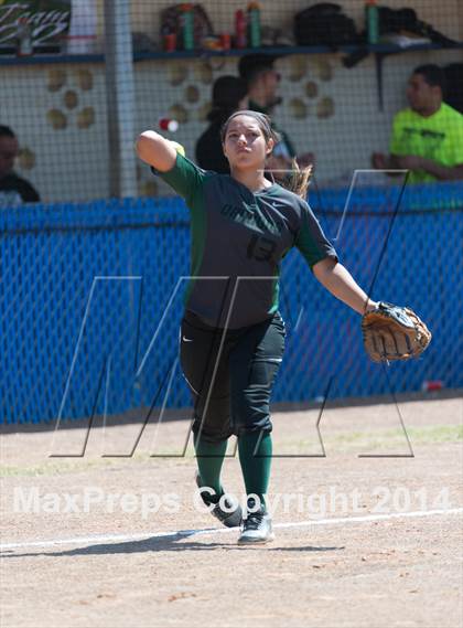 Thumbnail 2 in San Benito vs. Southwest (UIL 5A Regional Semifinal) photogallery.