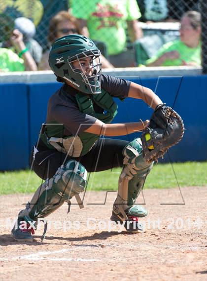 Thumbnail 2 in San Benito vs. Southwest (UIL 5A Regional Semifinal) photogallery.