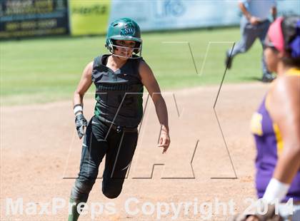 Thumbnail 1 in San Benito vs. Southwest (UIL 5A Regional Semifinal) photogallery.