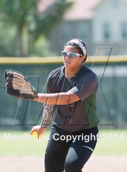 Thumbnail 3 in San Benito vs. Southwest (UIL 5A Regional Semifinal) photogallery.