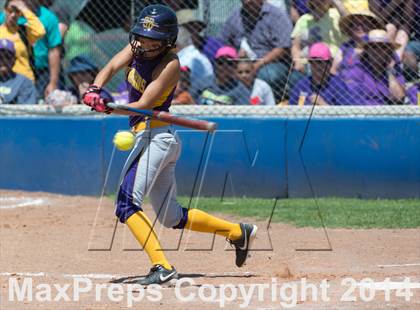 Thumbnail 3 in San Benito vs. Southwest (UIL 5A Regional Semifinal) photogallery.