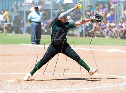 Thumbnail 2 in San Benito vs. Southwest (UIL 5A Regional Semifinal) photogallery.