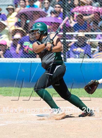 Thumbnail 3 in San Benito vs. Southwest (UIL 5A Regional Semifinal) photogallery.