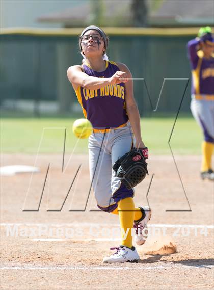 Thumbnail 2 in San Benito vs. Southwest (UIL 5A Regional Semifinal) photogallery.