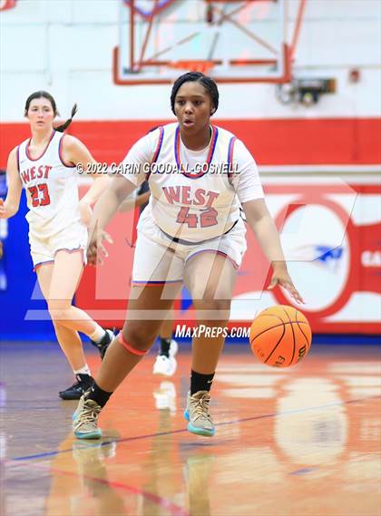 Thumbnail 1 in Kinston @ West Carteret photogallery.