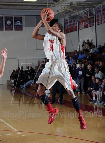 Thumbnail 2 in La Salle vs. Pasadena  (Rose City Roundball Classic) photogallery.