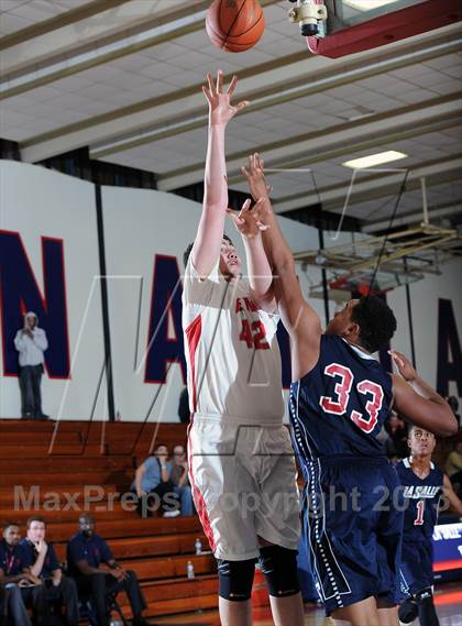 Thumbnail 3 in La Salle vs. Pasadena  (Rose City Roundball Classic) photogallery.