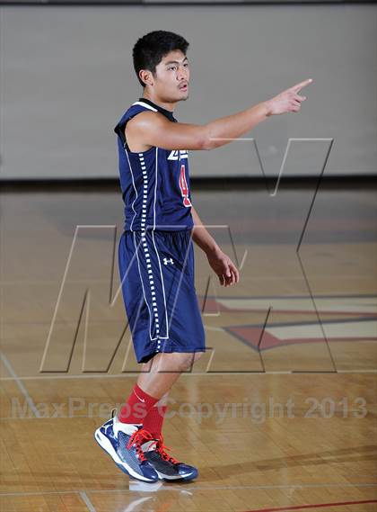 Thumbnail 2 in La Salle vs. Pasadena  (Rose City Roundball Classic) photogallery.