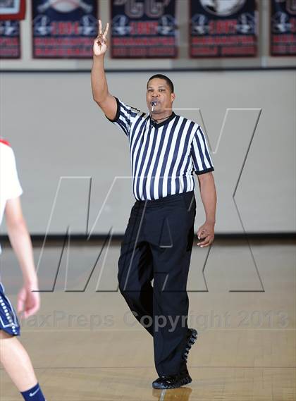 Thumbnail 1 in La Salle vs. Pasadena  (Rose City Roundball Classic) photogallery.
