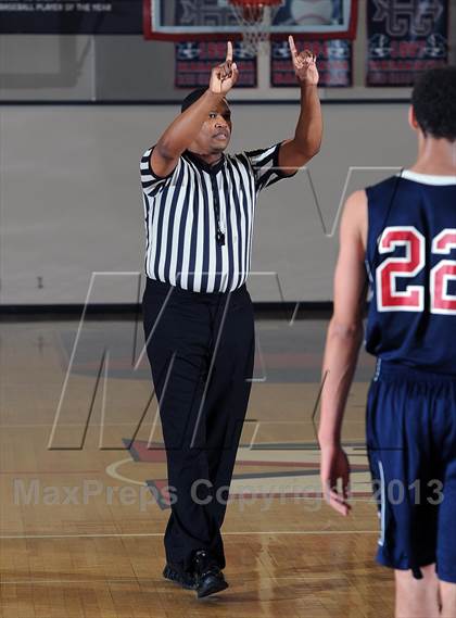 Thumbnail 3 in La Salle vs. Pasadena  (Rose City Roundball Classic) photogallery.