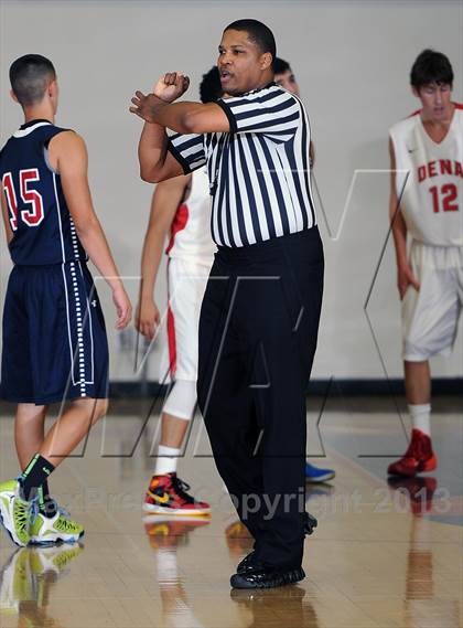 Thumbnail 2 in La Salle vs. Pasadena  (Rose City Roundball Classic) photogallery.