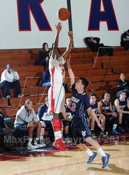 Thumbnail 3 in La Salle vs. Pasadena  (Rose City Roundball Classic) photogallery.