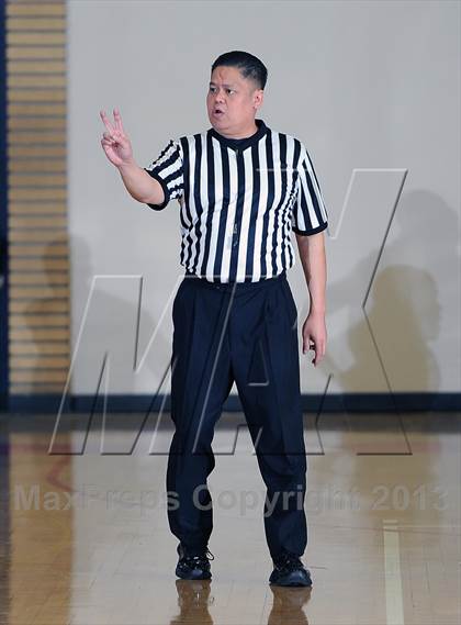 Thumbnail 1 in La Salle vs. Pasadena  (Rose City Roundball Classic) photogallery.