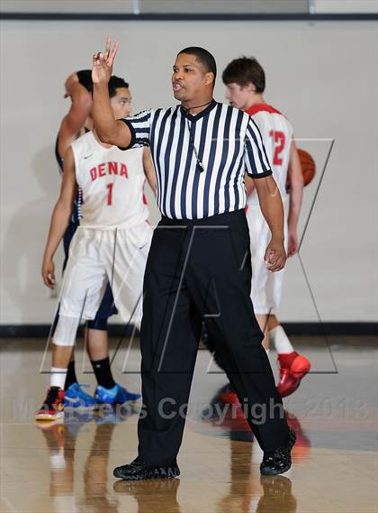 Thumbnail 1 in La Salle vs. Pasadena  (Rose City Roundball Classic) photogallery.